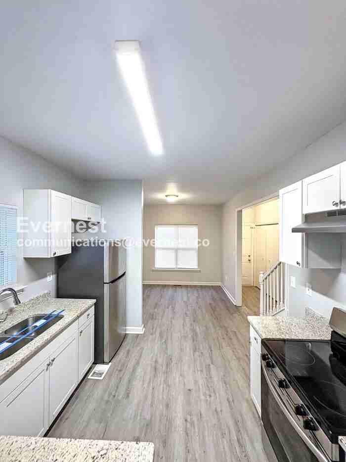 2001 Chicago Ave Nw - Photo 7 of 32
