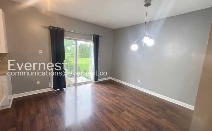 4003 Darby Park Rd - Photo 5 of 32