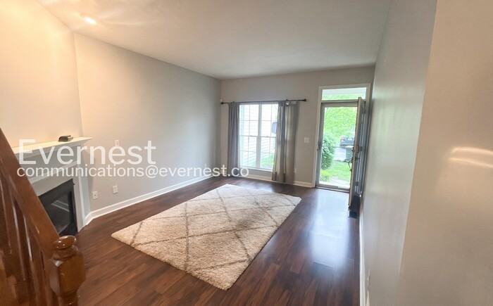 4003 Darby Park Rd - Photo 7 of 32