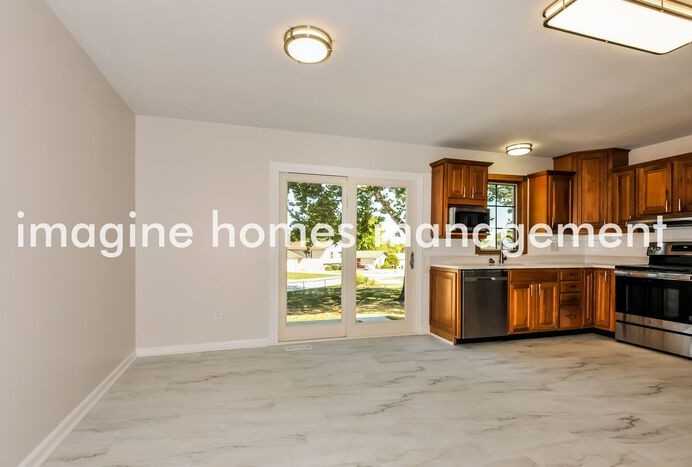 624 Millwood Dr - Photo 4 of 14