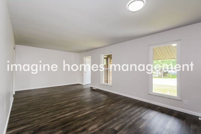 2676 Sanders Dr - Photo 3 of 13