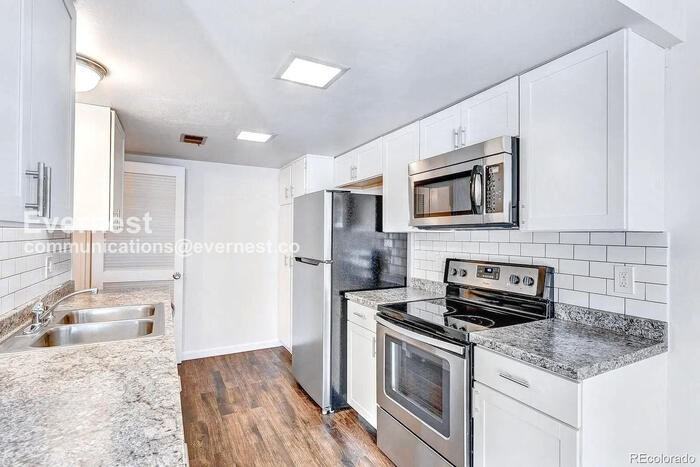 14522 E 13th Ave - Photo 3 of 23