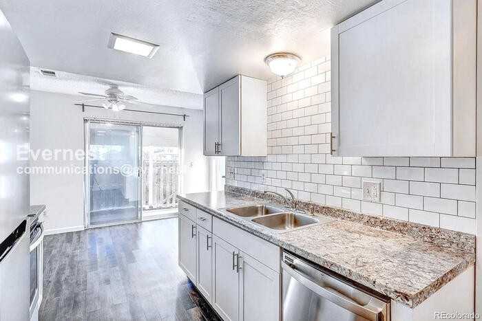 14522 E 13th Ave - Photo 4 of 23