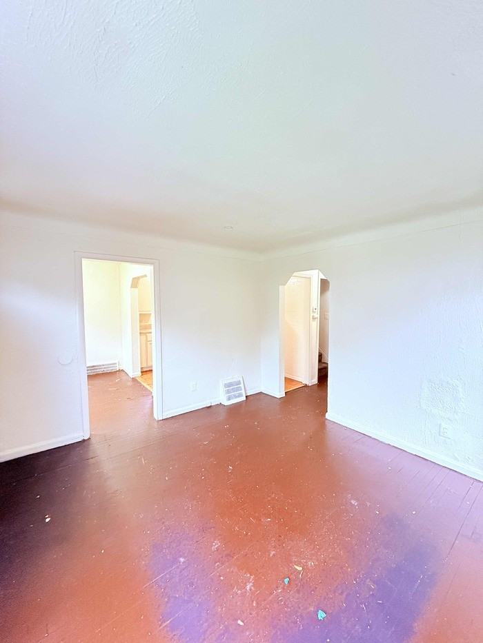 18659 Shaftsbury Ave - Photo 2 of 25