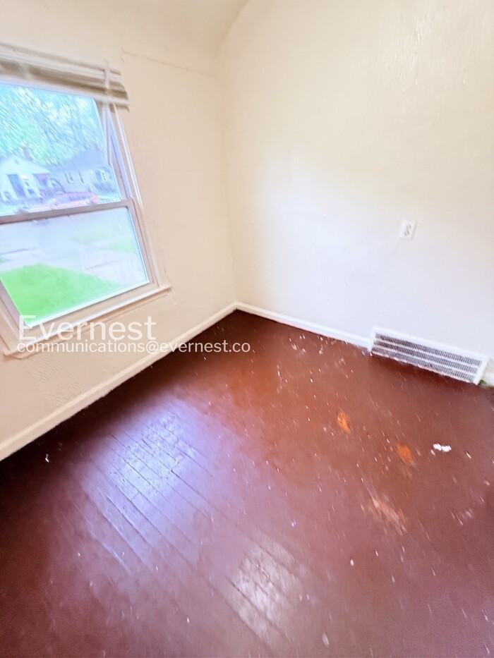 18659 Shaftsbury Ave - Photo 6 of 25