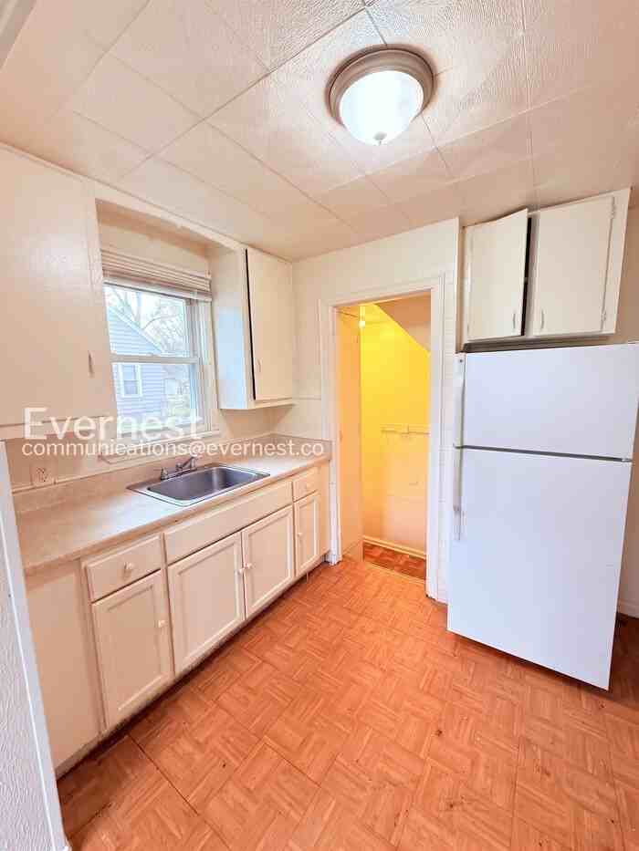 18659 Shaftsbury Ave - Photo 2 of 25