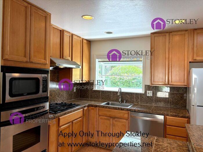 664 Sherree Dr - Photo 4 of 12
