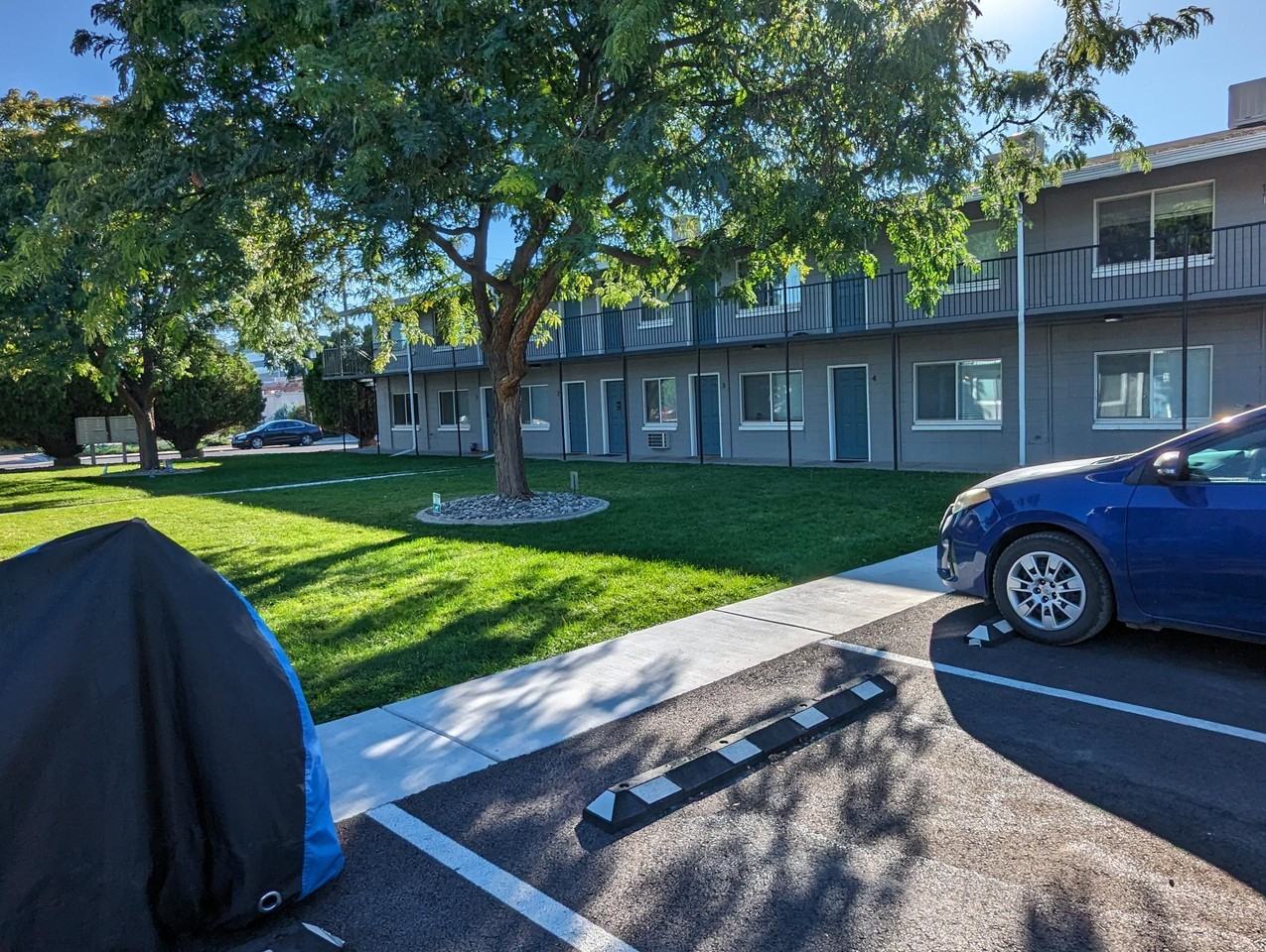 1330 Glenwood Ave #1 - Photo 4 of 15