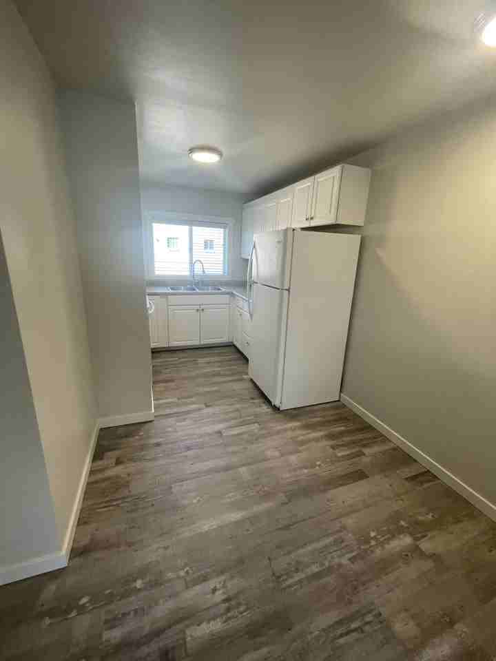 1330 Glenwood Ave #1 - Photo 7 of 15