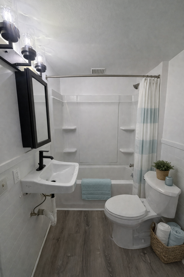 504 W 29th St #2 - Photo 3 of 21