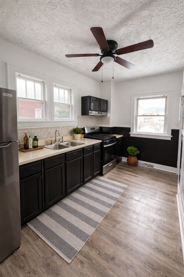 504 W 29th St #2 - Photo 6 of 21