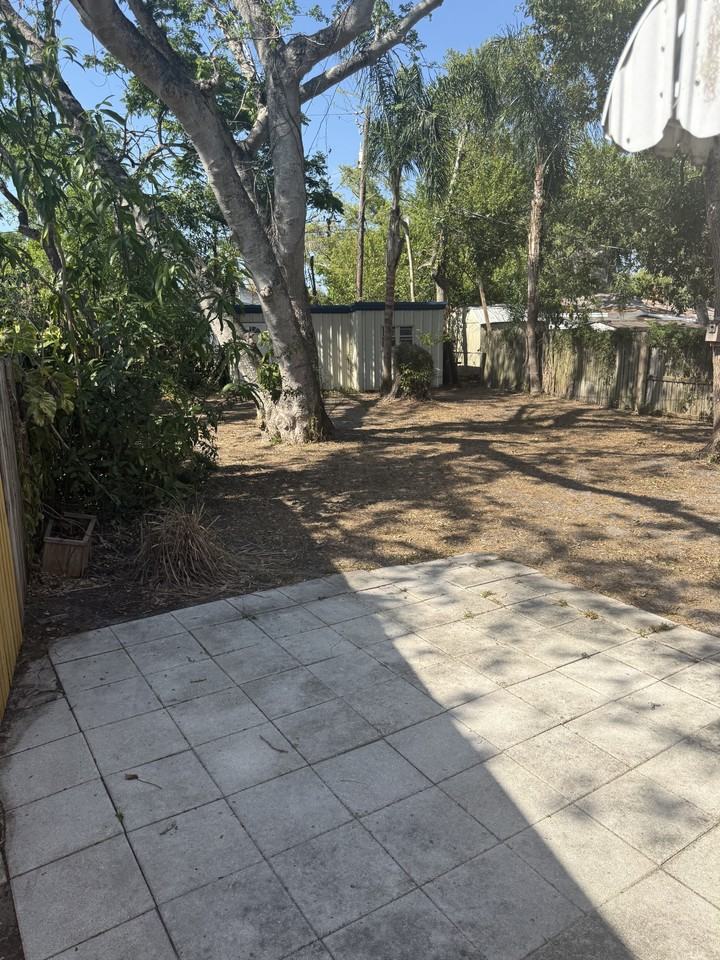 1262 Woodlawn Ter #NA - Photo 5 of 15