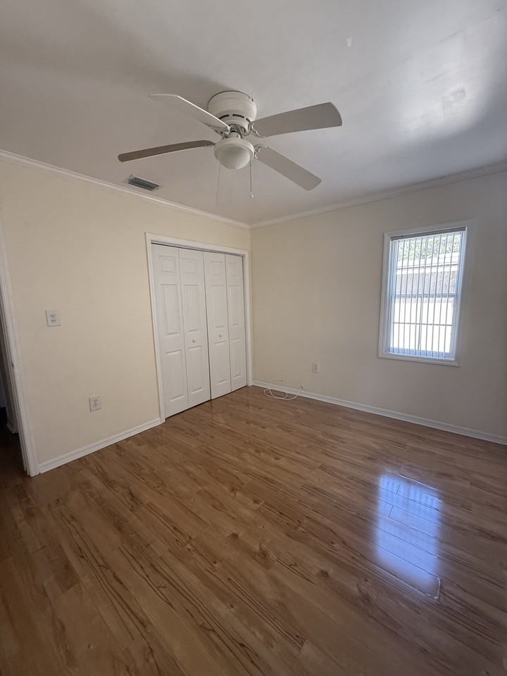 1262 Woodlawn Ter #NA - Photo 7 of 15