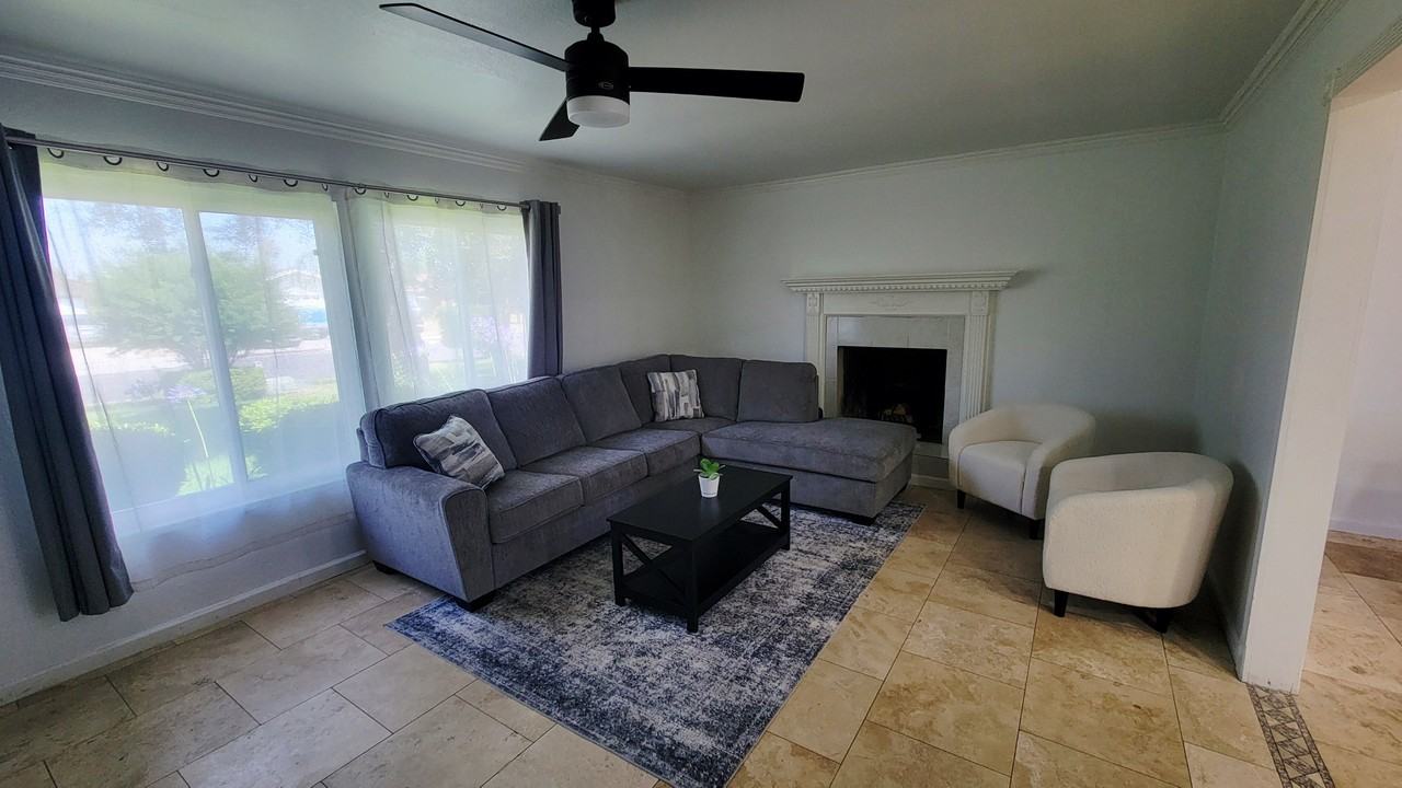 13643 New Haven Dr #2 - Photo 2 of 9