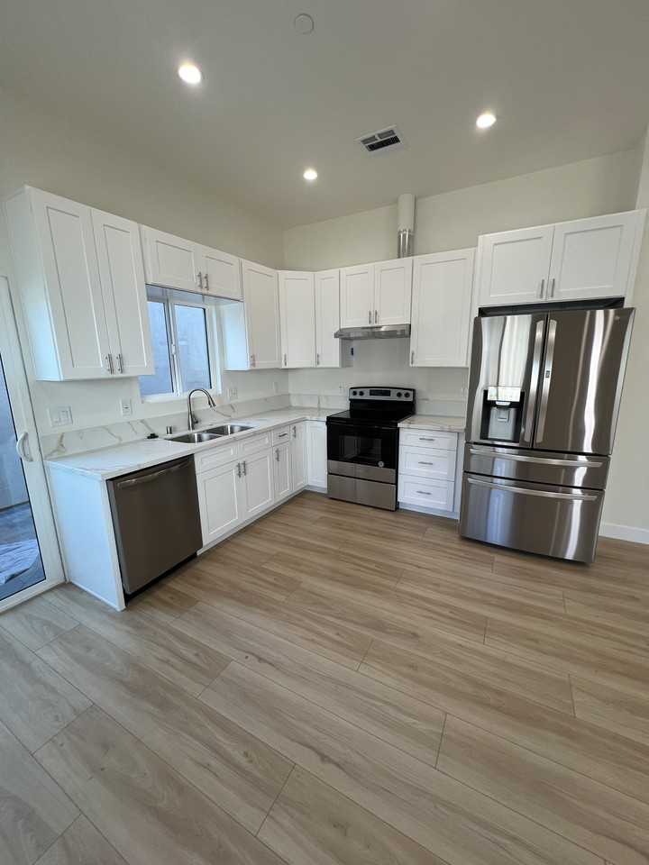 7620 1/4 Arcola Ave #NA - Photo 3 of 9