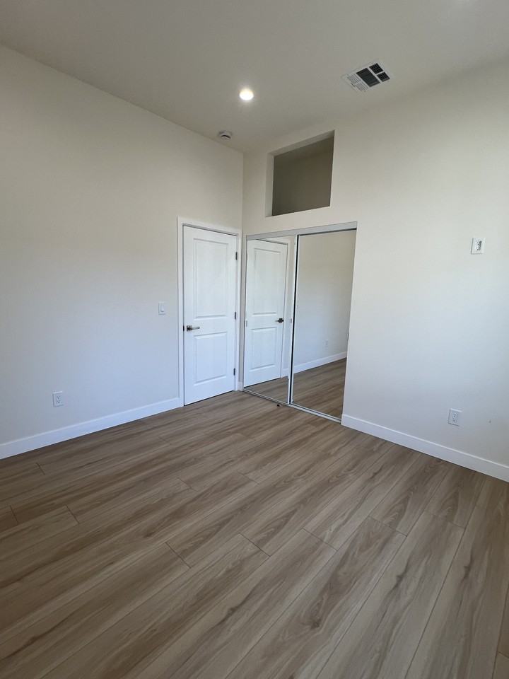 7620 1/4 Arcola Ave #NA - Photo 6 of 9