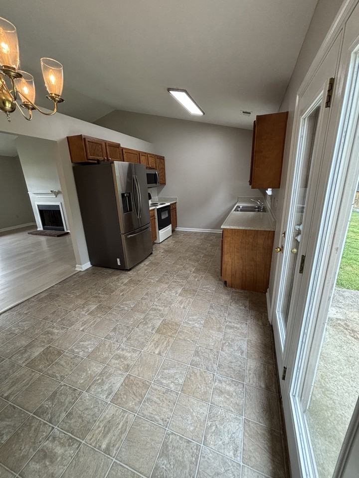 513 Kevin Dr #NA - Photo 7 of 23