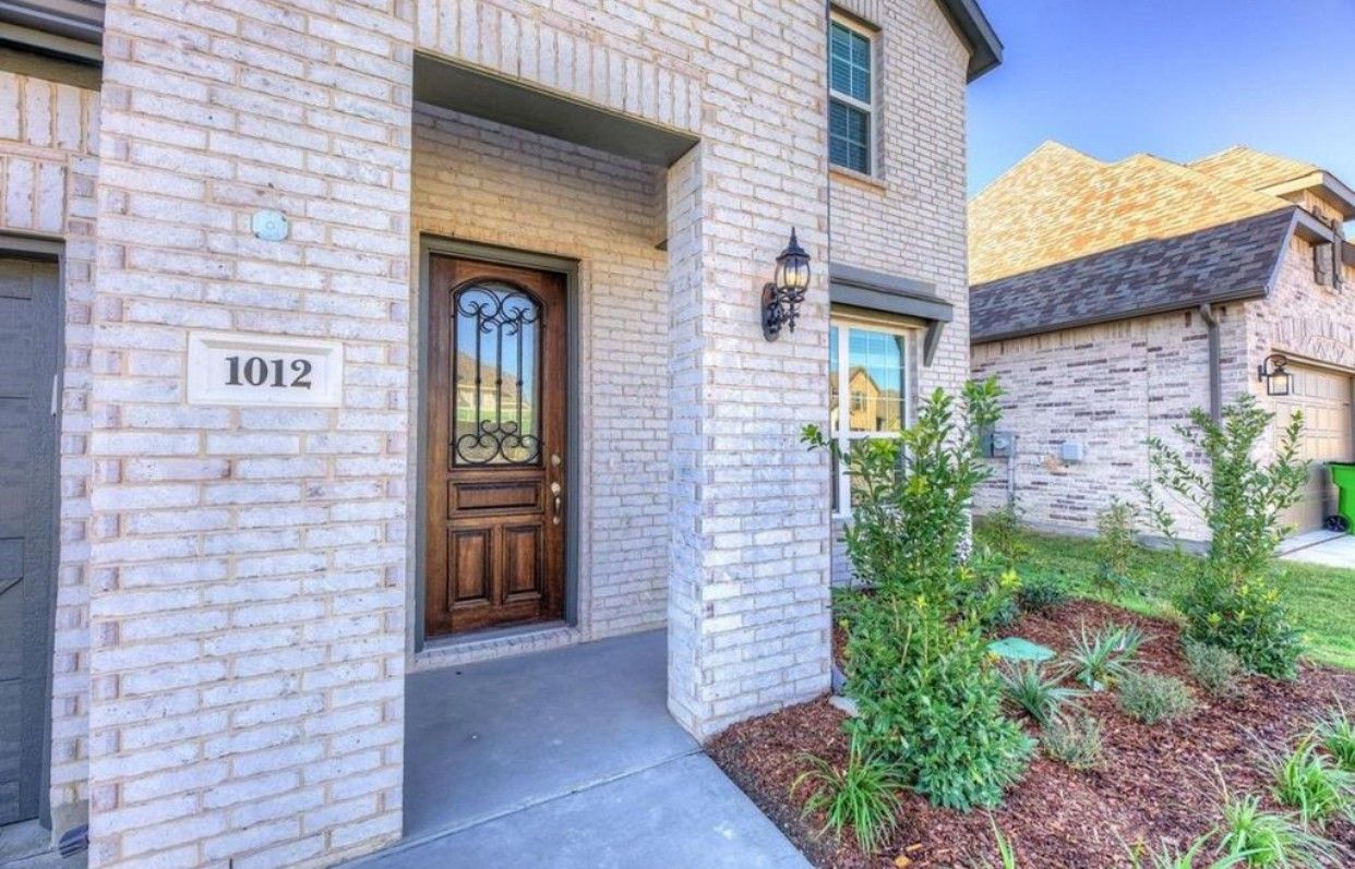 1012 Rosebay Dr #NA - Photo 2 of 20