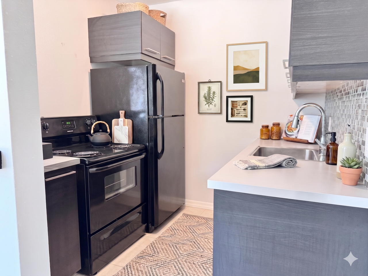 6947 E 6th St #3 - Photo 3 of 18