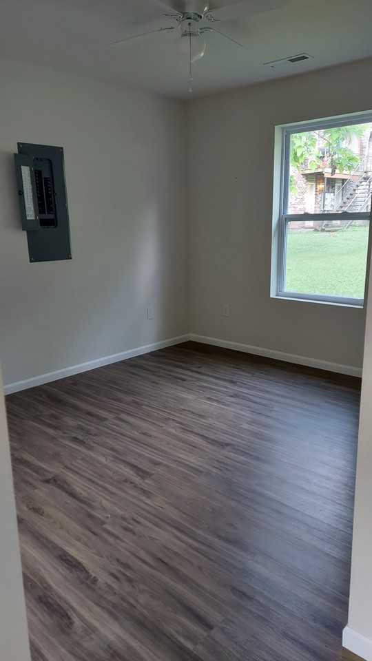 609 Carson St #NA - Photo 4 of 7
