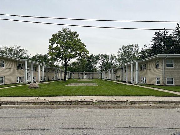 1026 E Division St #B - Photo 2 of 5
