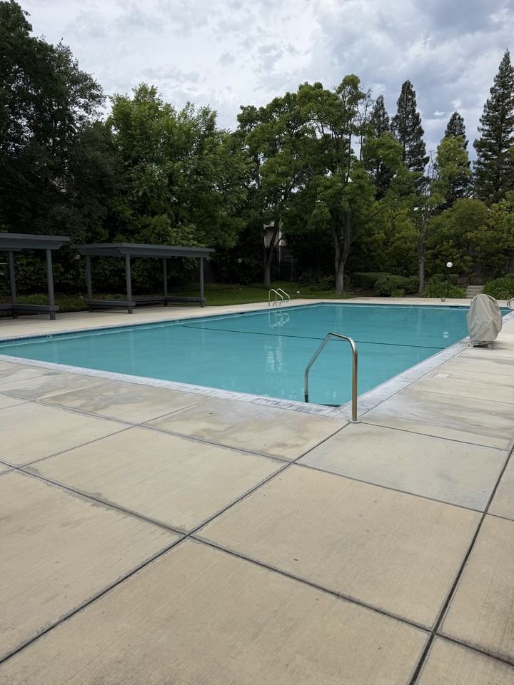 5128 Greenberry Dr - Photo 2 of 9