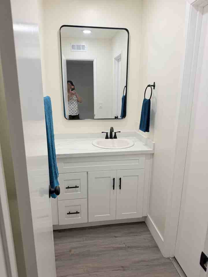 5128 Greenberry Dr - Photo 3 of 9
