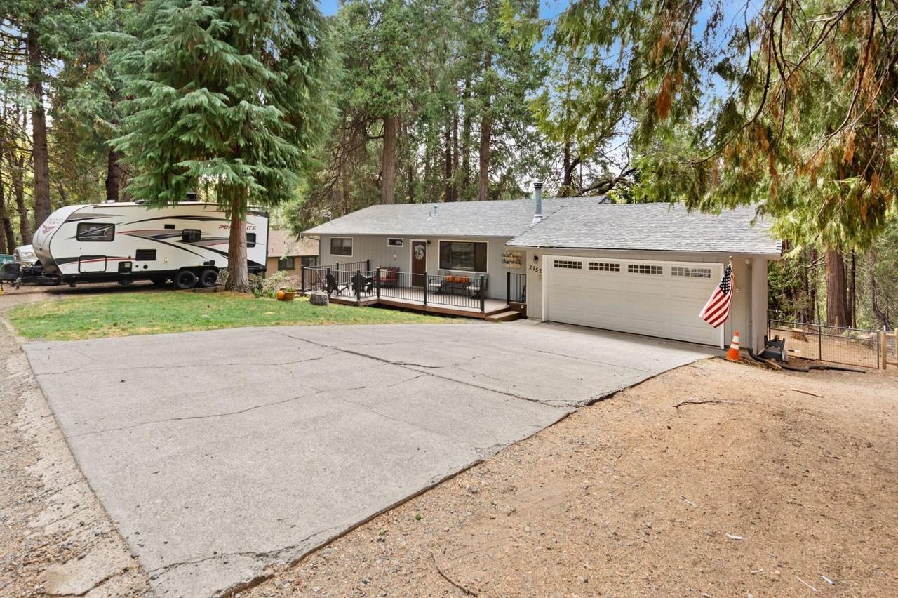 2752 Douglas Fir Dr #NA - Photo 2 of 28