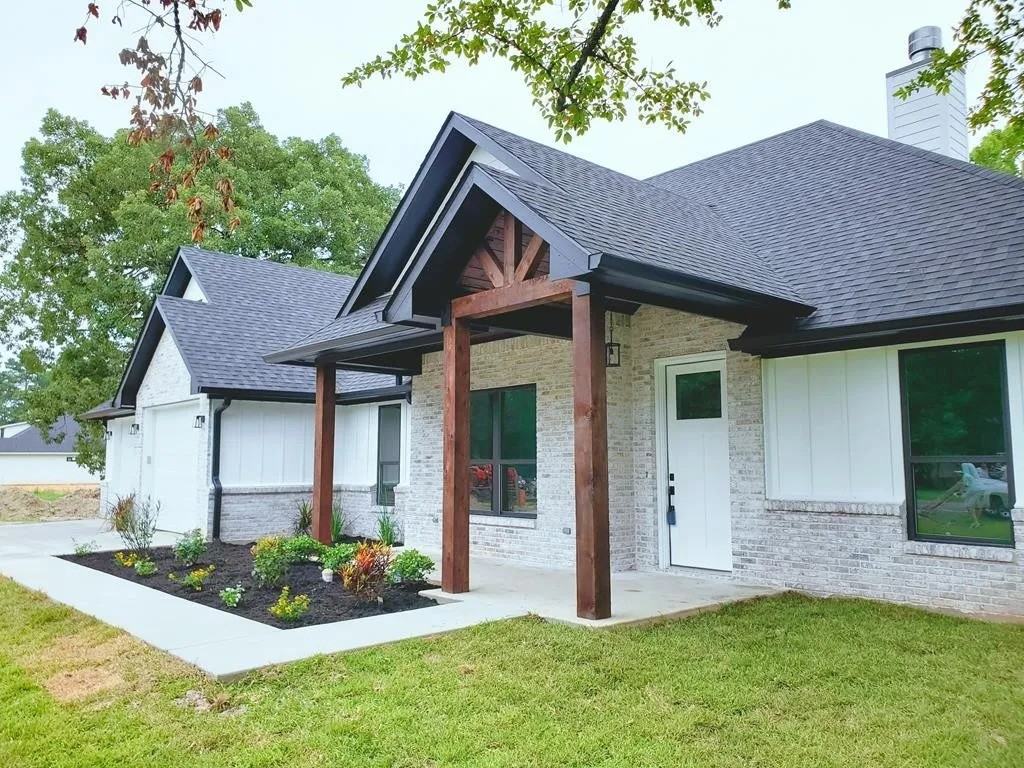 305 Brentwood Dr #NA - Photo 2 of 21