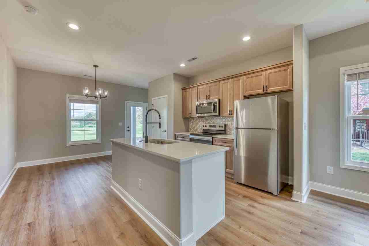 221 Monroe Dr #NA - Photo 7 of 40