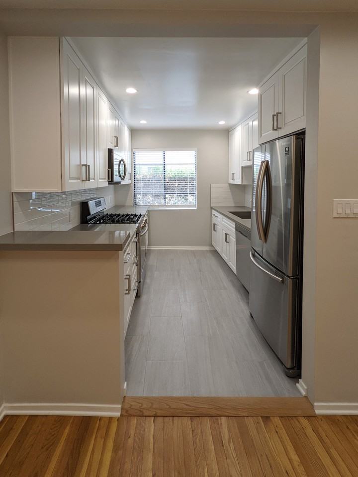 458 S Oakhurst Dr #5 - Photo 5 of 20