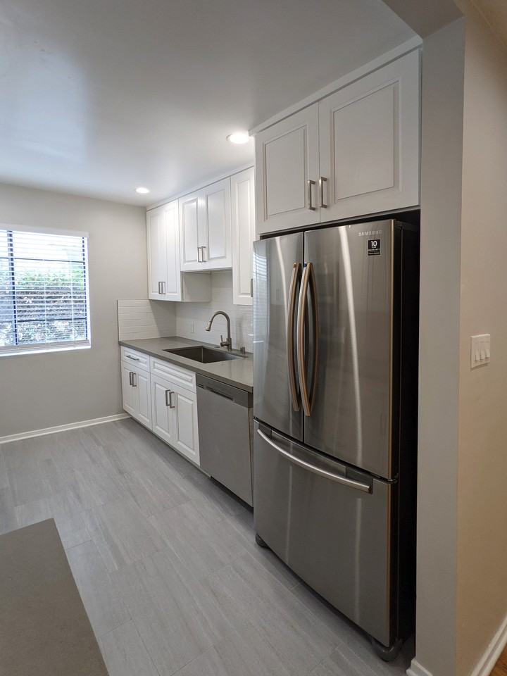 458 S Oakhurst Dr #5 - Photo 7 of 20