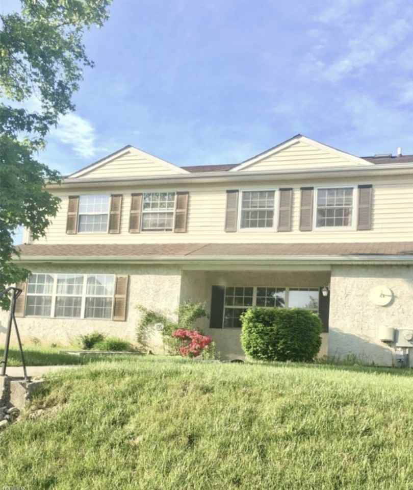 176 Chester Ct #176 - Photo 3 of 9