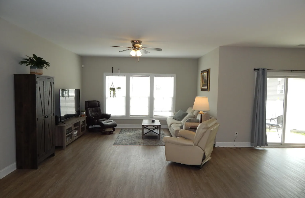 3913 Pensacola Dr #NA - Photo 4 of 23