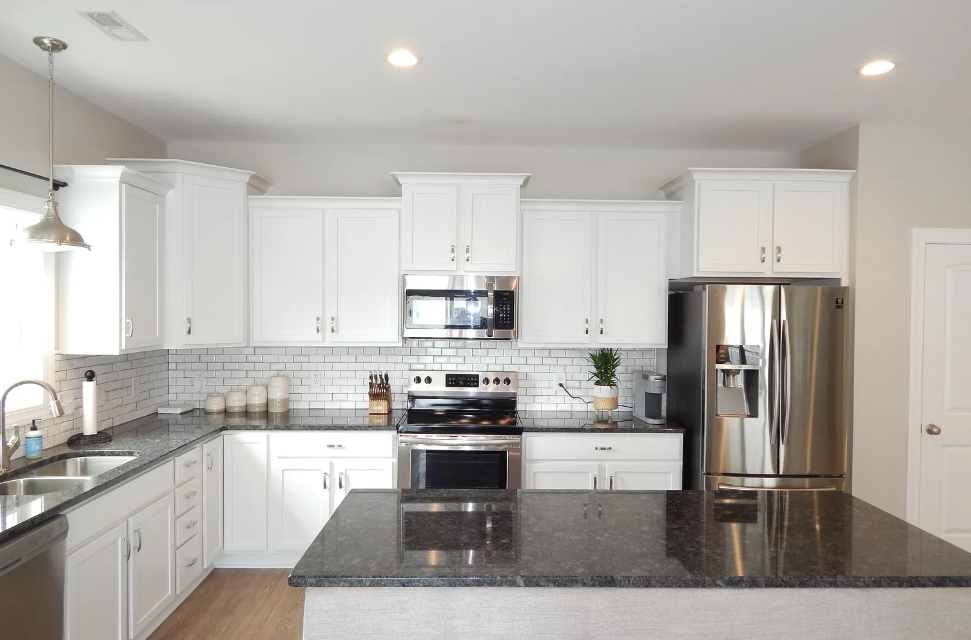 3913 Pensacola Dr #NA - Photo 6 of 23