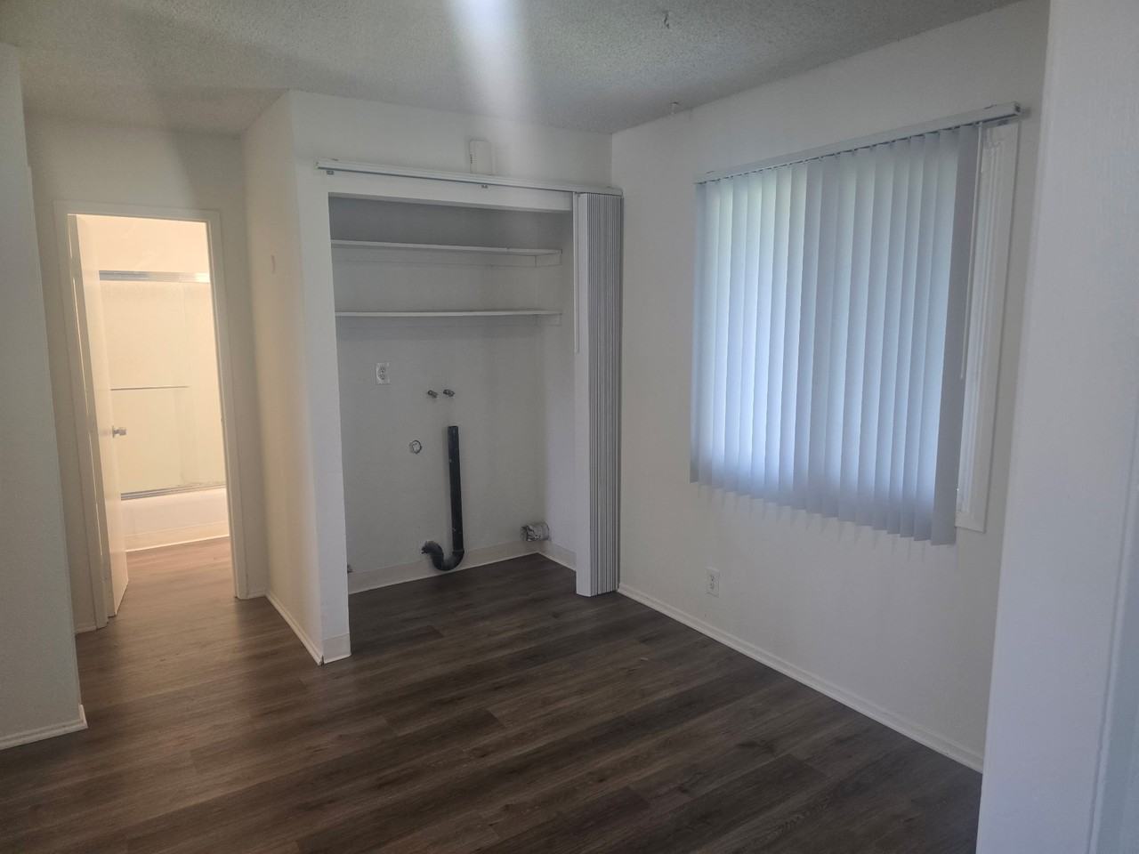371 N Oak St #F - Photo 5 of 13