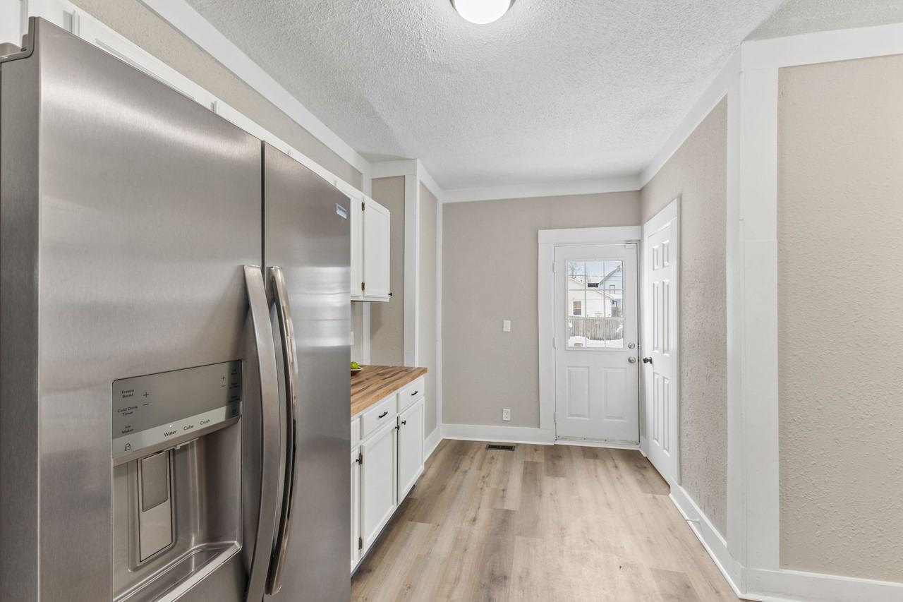 1153 Villa Ave #NA - Photo 7 of 23