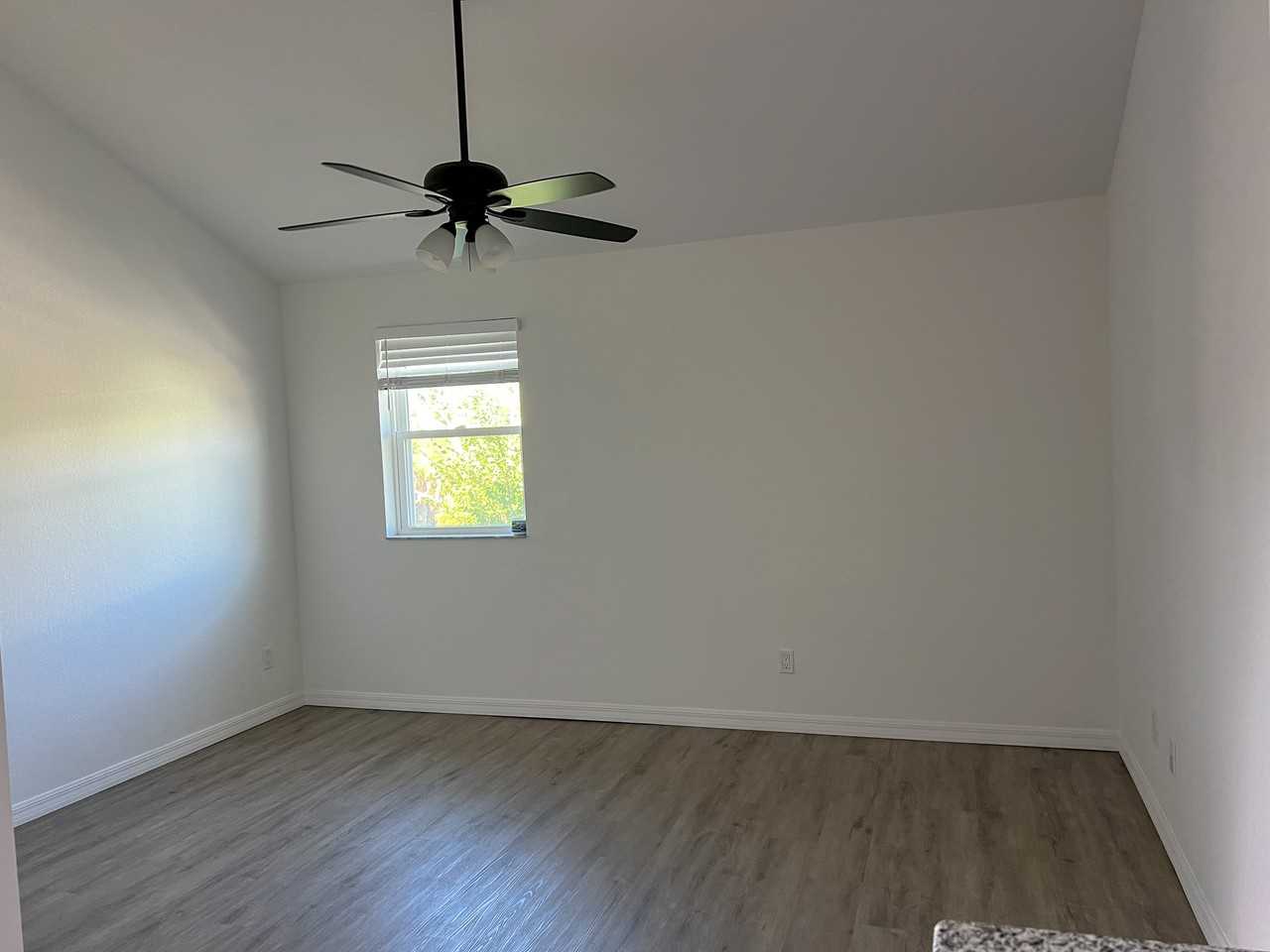 1278 Jade Pl #NA - Photo 4 of 7