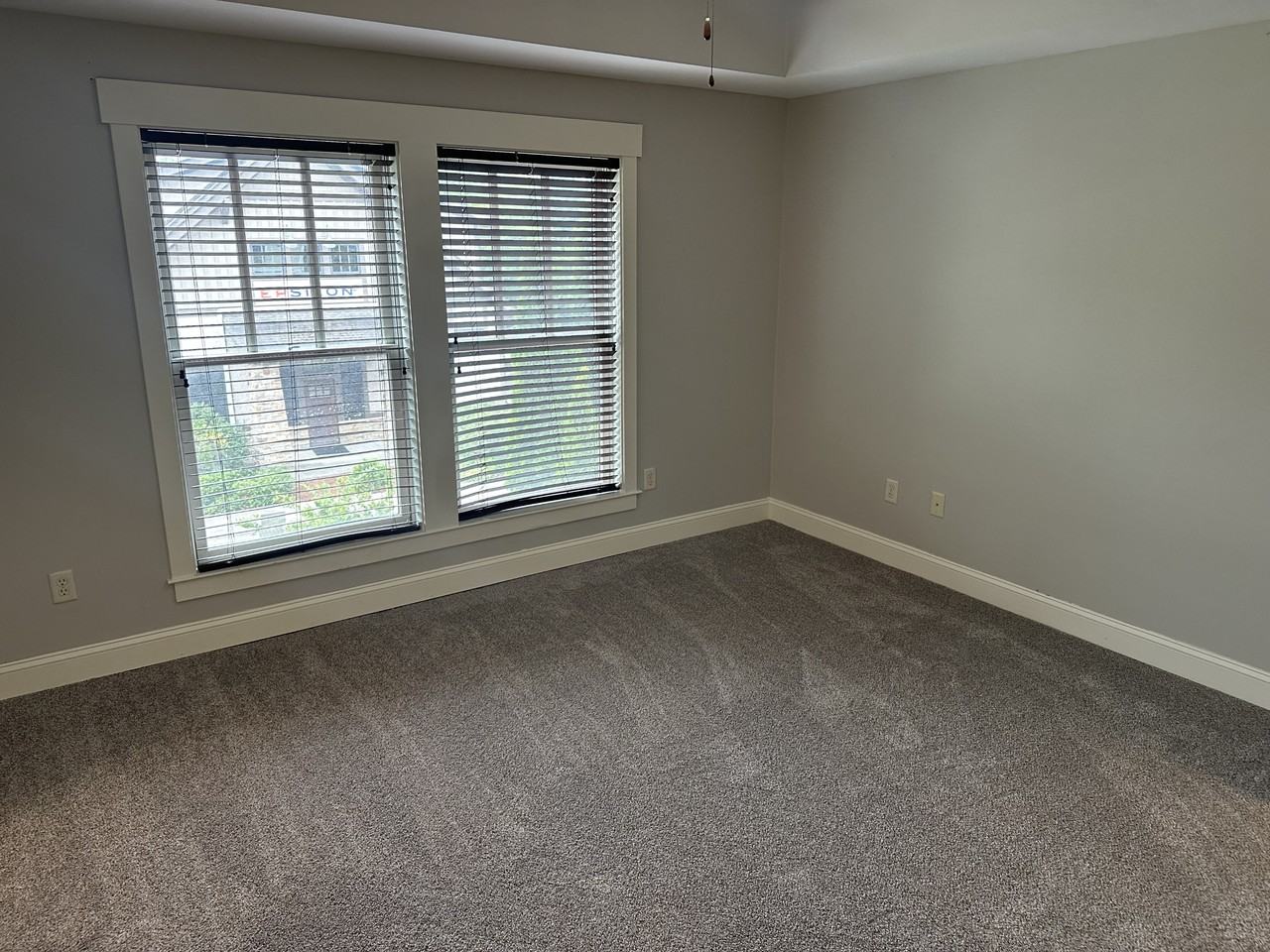 2 Monticello Village Dr #204