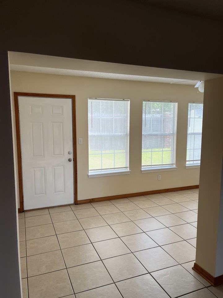 848 Stonegate Ct #848 - Photo 5 of 16