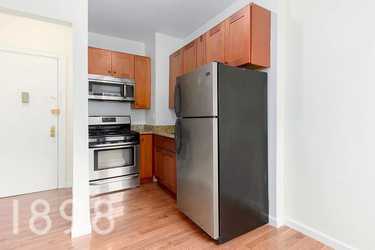 41-41 44th Street #4J - Photo 4 of 5