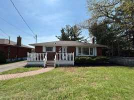 featured image of 350 Victoria Road North #Upper