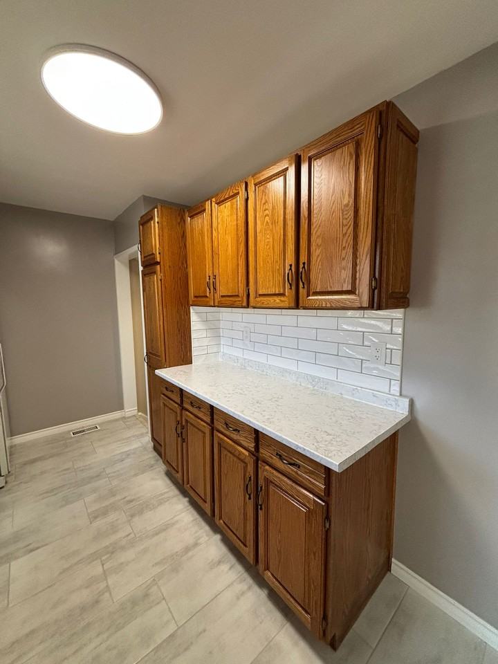 350 Victoria Road North - Photo 6 of 29