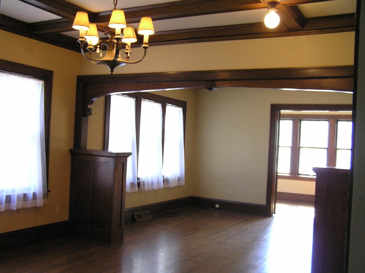 743 Laurel Avenue - Photo 2 of 10