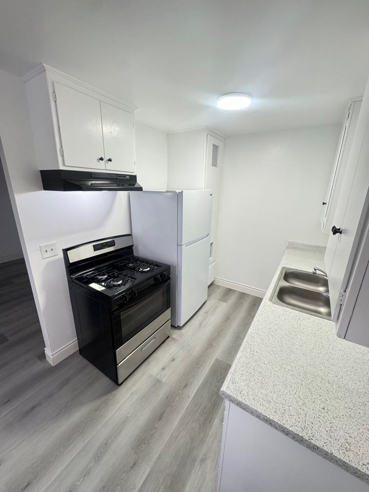 1160 E Alosta Ave #23 - Photo 5 of 15