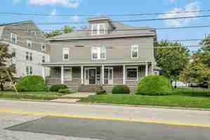 featured image of 28 South St #1