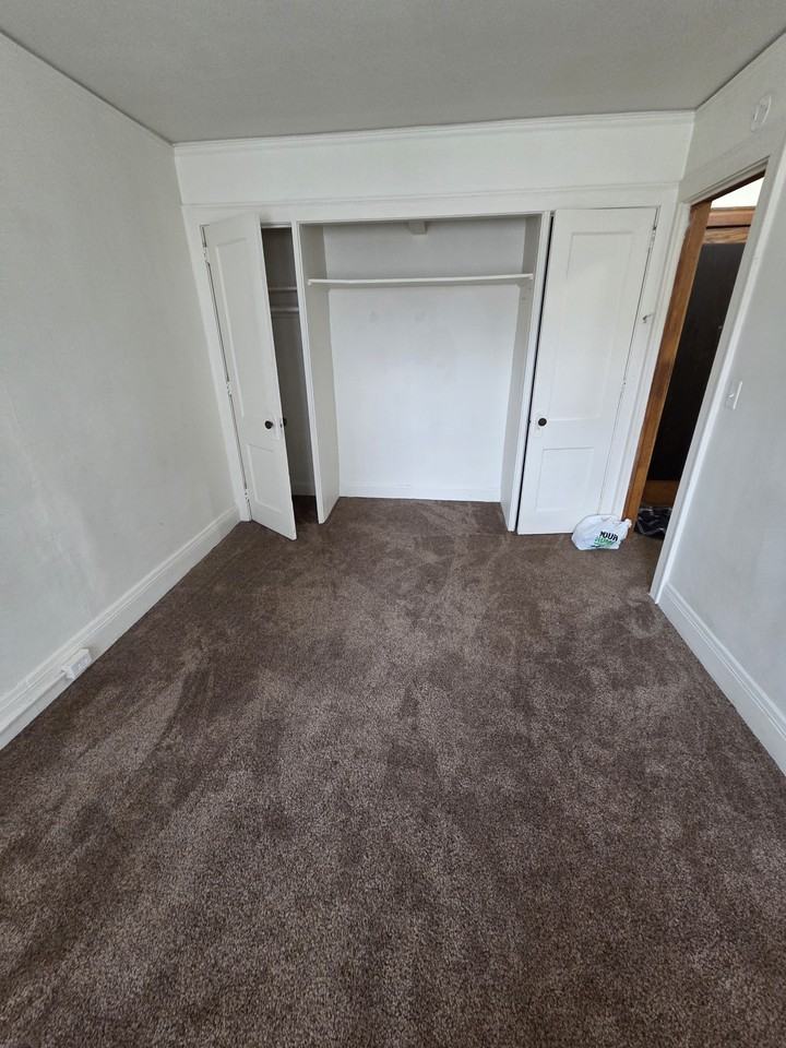 1731 E Superior St #105 - Photo 5 of 7