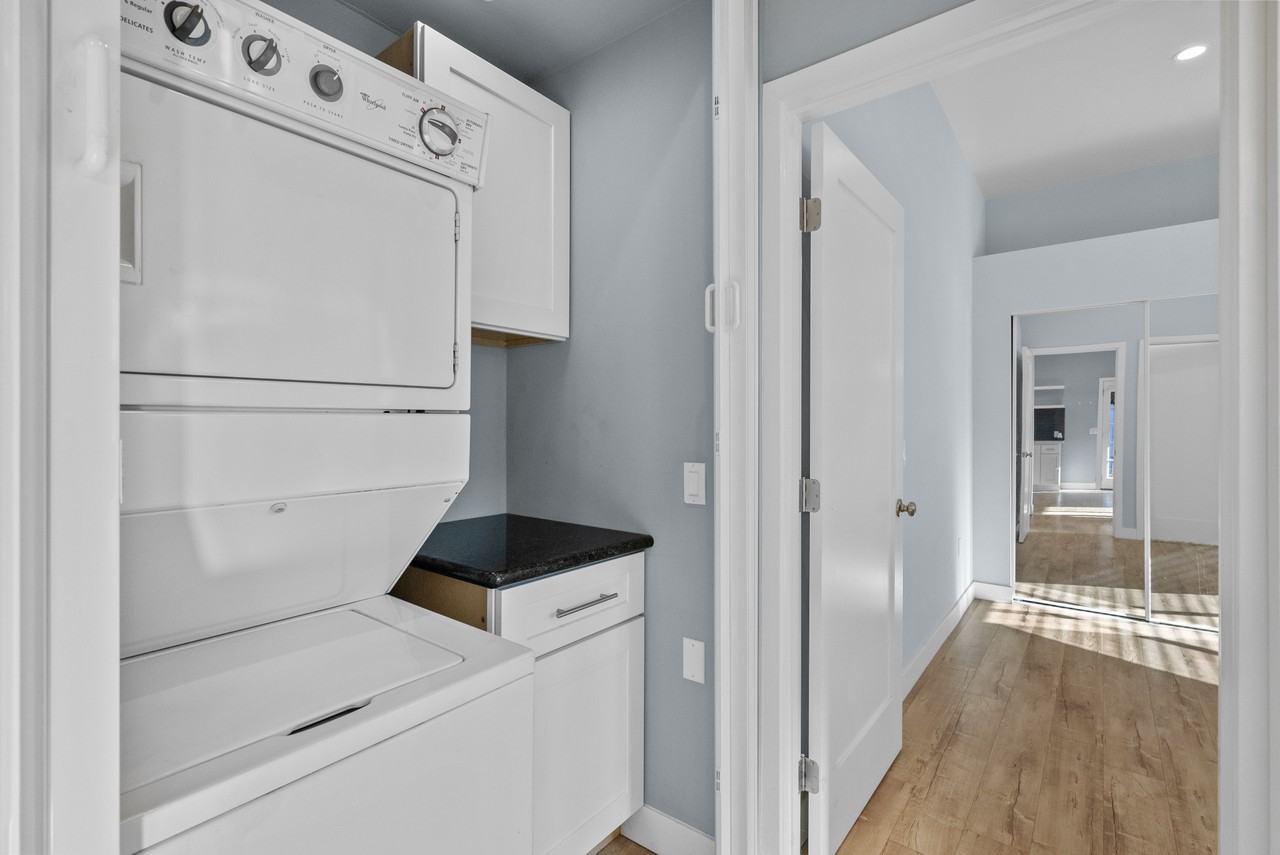 6927 Cozycroft Ave #NA - Photo 4 of 14