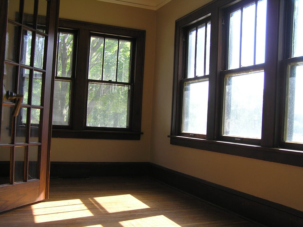 743 Laurel Avenue - Photo 4 of 10