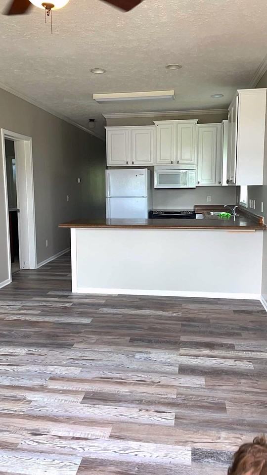 2401 Esplanade St #B - Photo 4 of 5